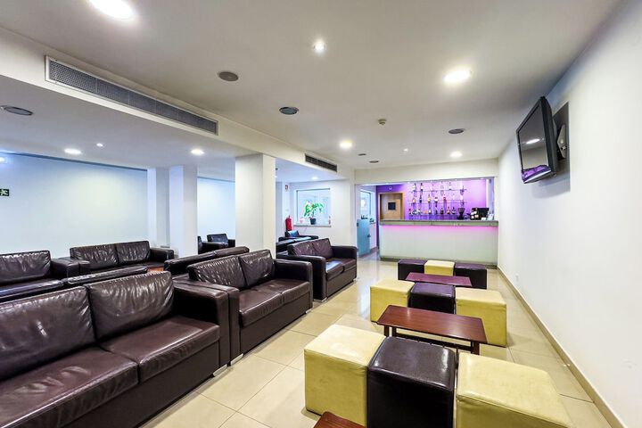 Lounge 50 of 57
