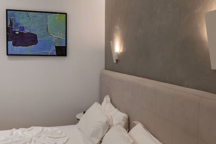 Room 10 of 91