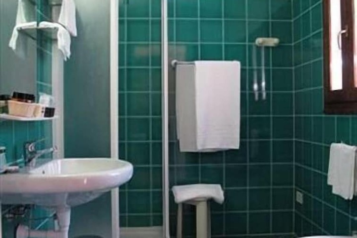 Clean Restrooms