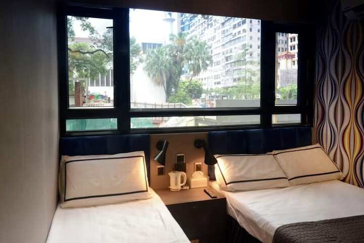 Room 16 of 25