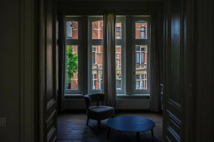 Room 13 of 18