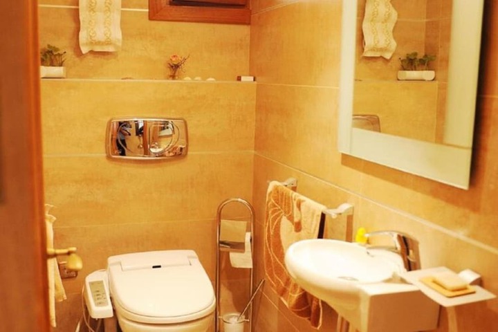 Room 14 of 40