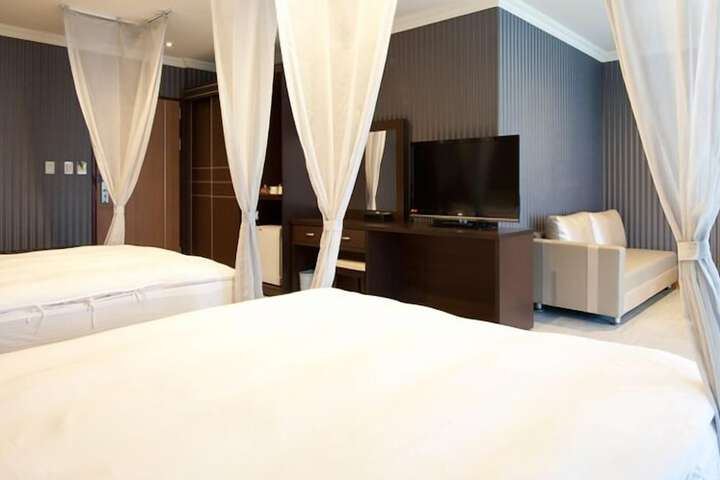 Room 14 of 67
