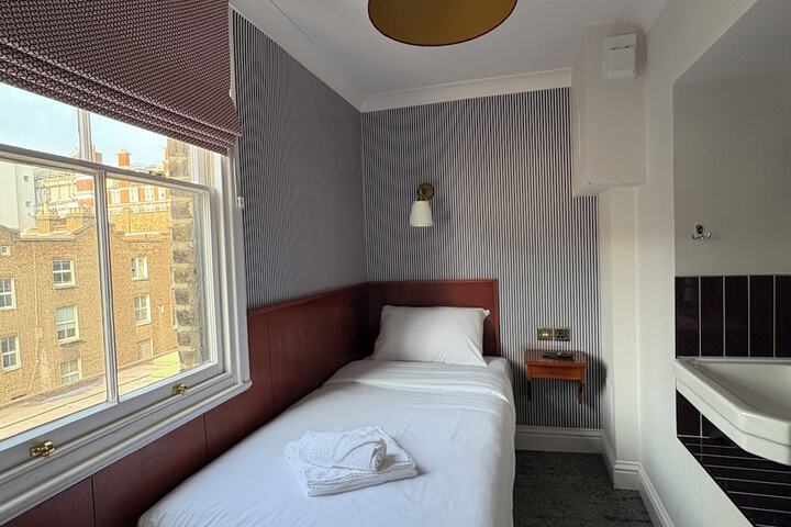 Room 53 of 78