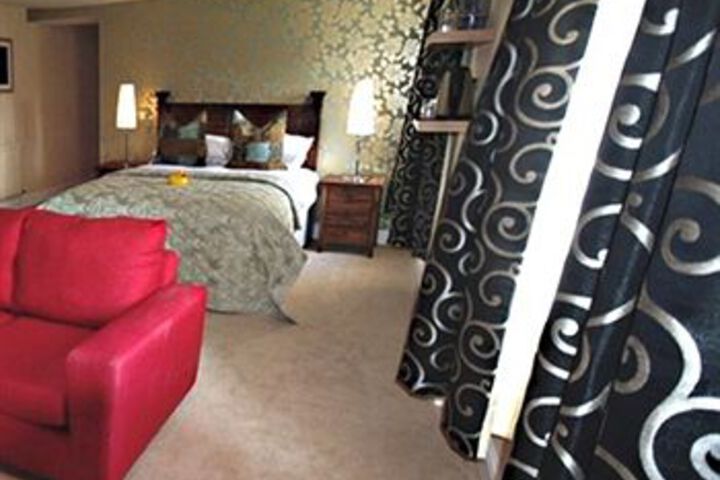 Room 10 of 20