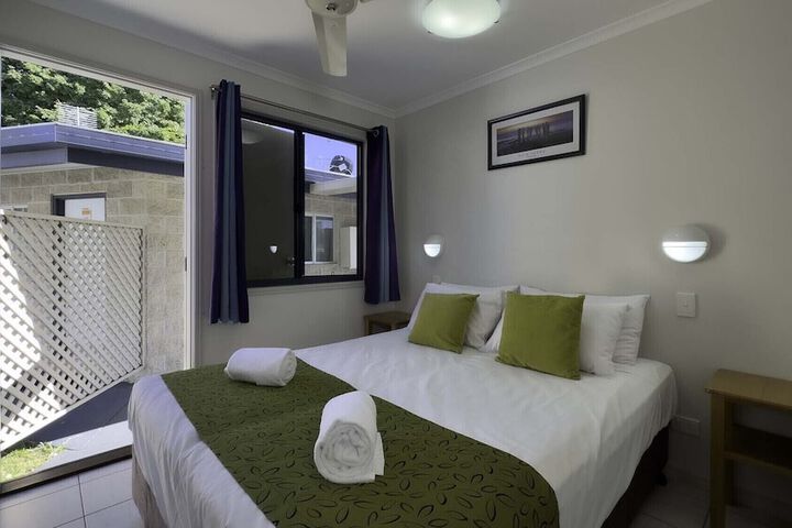 Room 12 of 64
