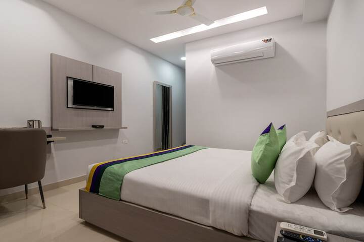 Room 14 of 40