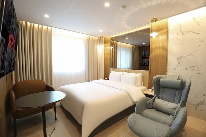 Hotel Interior 105 of 109