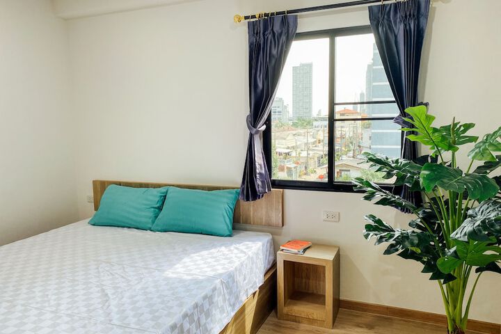 Room 12 of 36