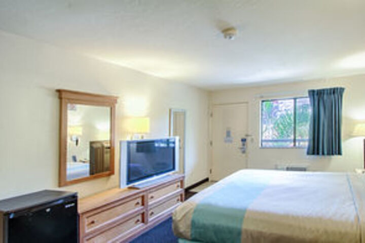 Room 35 of 64