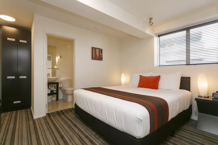 Room 48 of 200