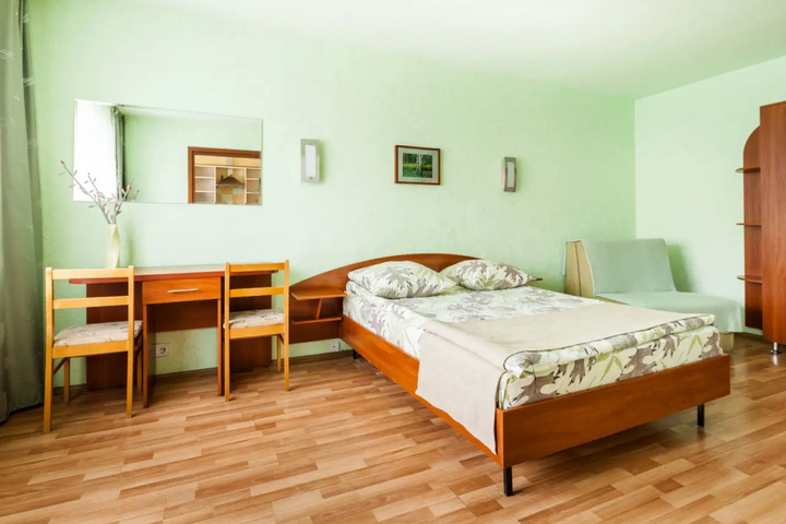 Room 17 of 27