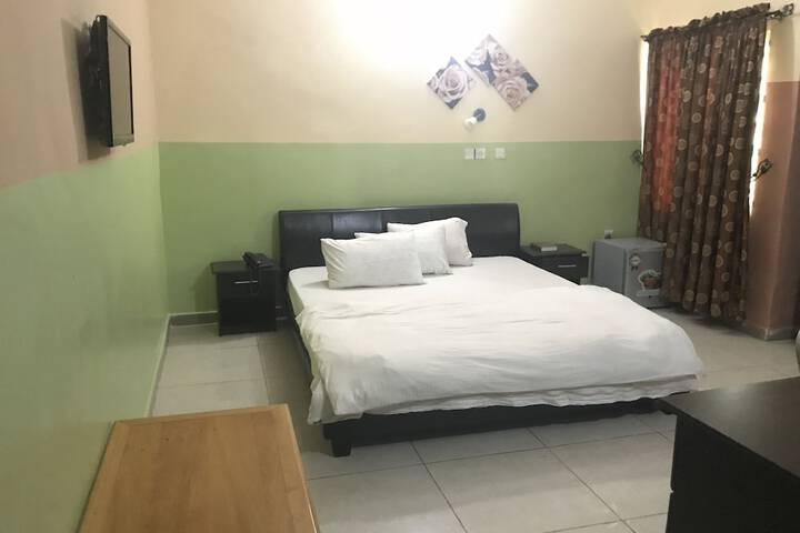 Room 10 of 29