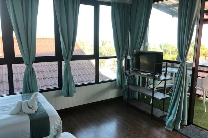 Room 3 of 27