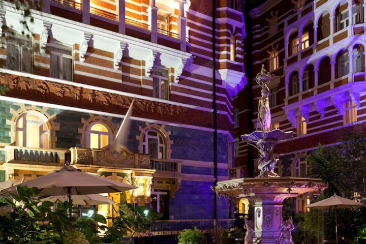 Hotel Exterior 92 of 102