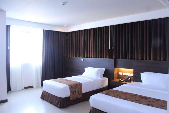 Room 8 of 63
