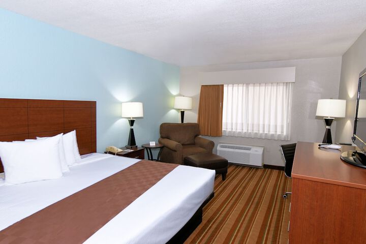 Standard | King Bed (1 of 12)