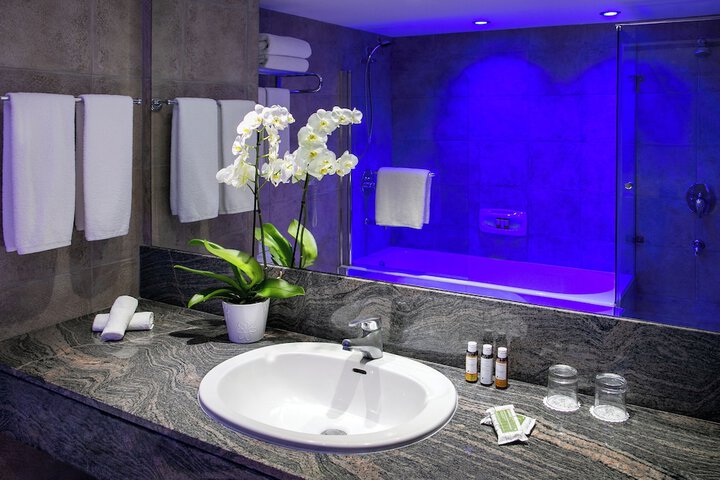 Room 48 of 115