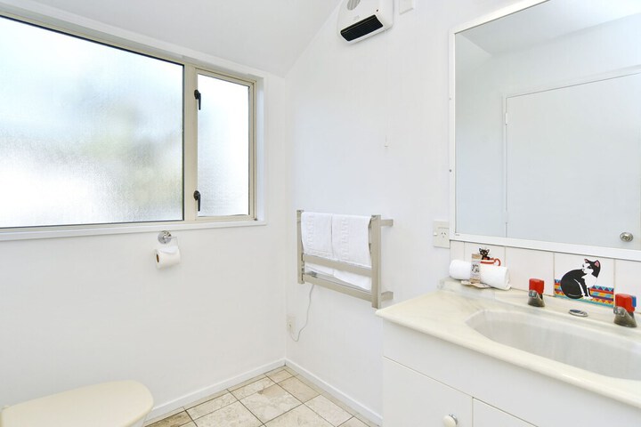 Room 42 of 60