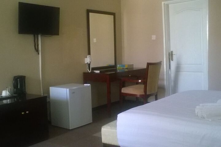 Room 7 of 83