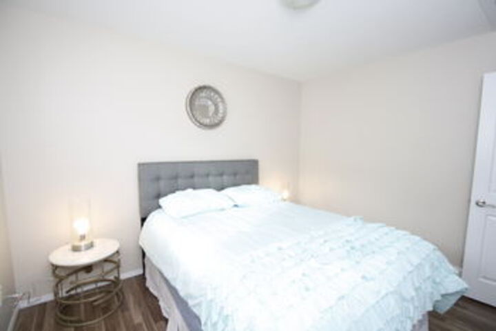 Room 10 of 33