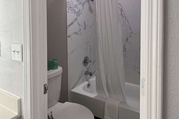 Room 18 of 25