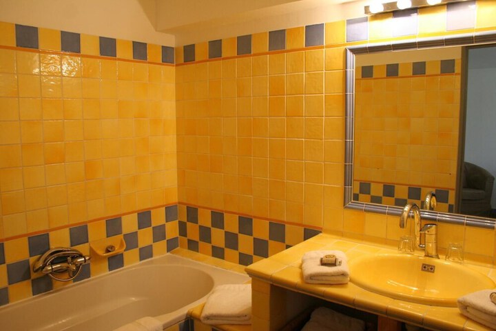 Room 21 of 33