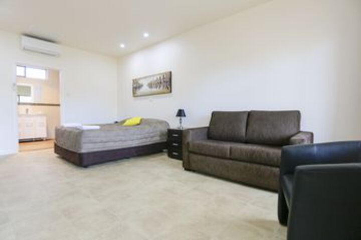 Room 18 of 21