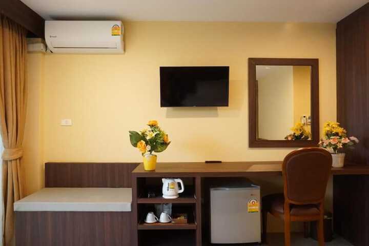 Room 26 of 38