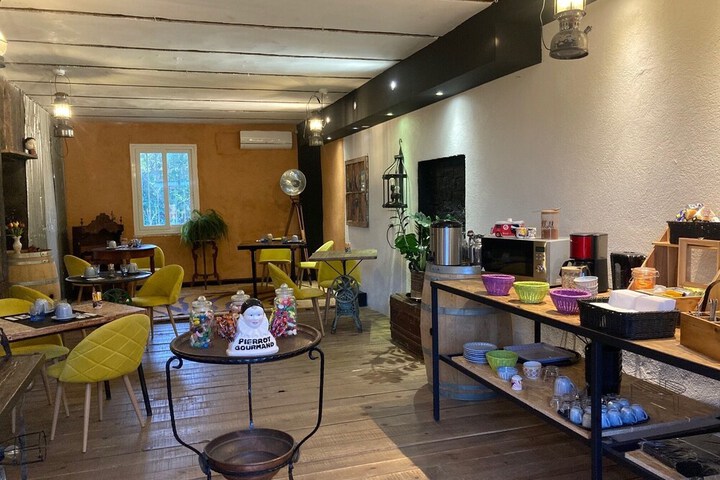 Breakfast/Coffee Service 10 of 16
