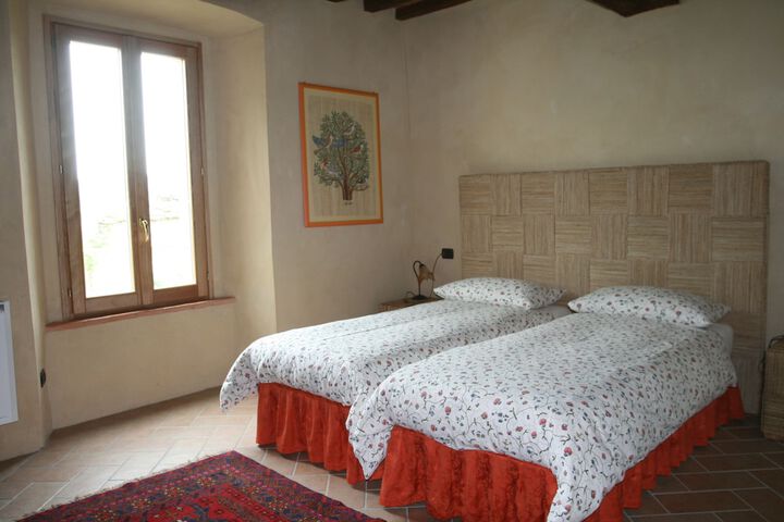 Room 3 of 43