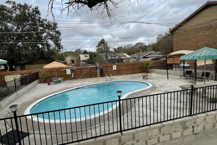 Pool 11 of 19