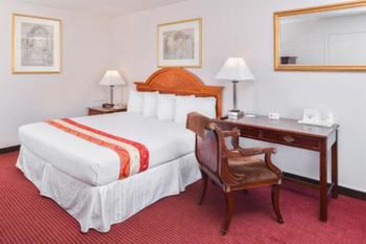 Room 11 of 60