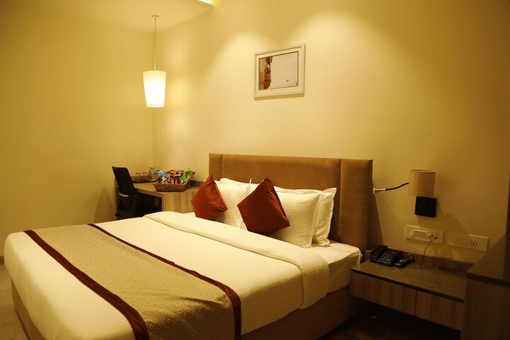 Room 34 of 94