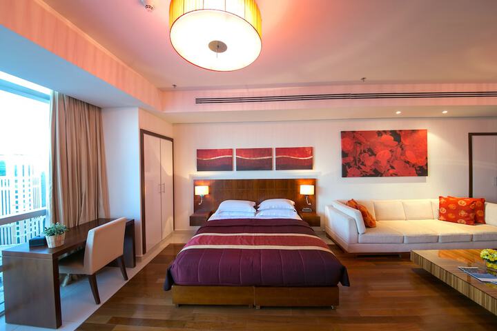 Room 8 of 129