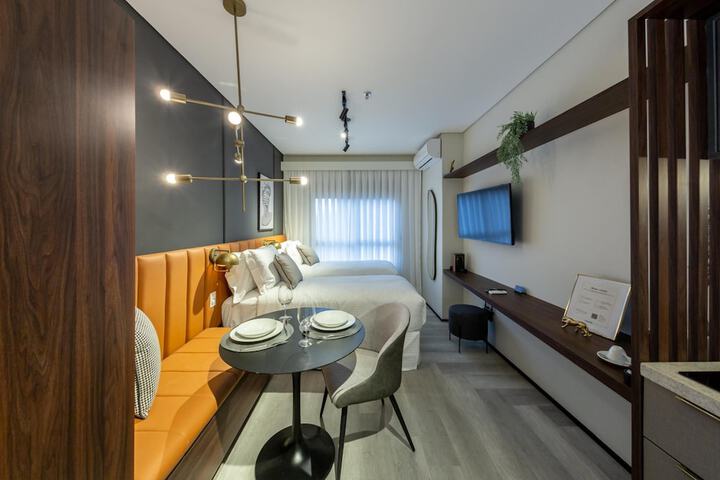 Room 35 of 184
