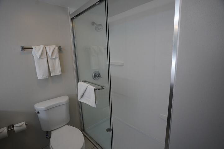 Room 15 of 37