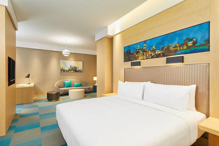 Room 12 of 38