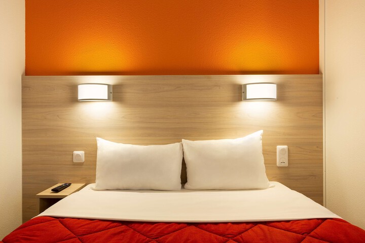 Room 9 of 29