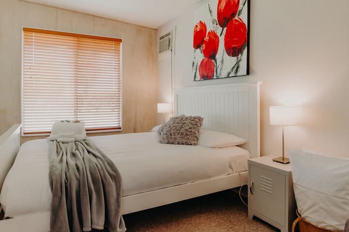 Room 9 of 32