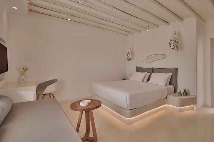 Room 5 of 83