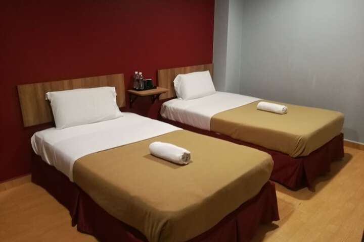 Room 17 of 39