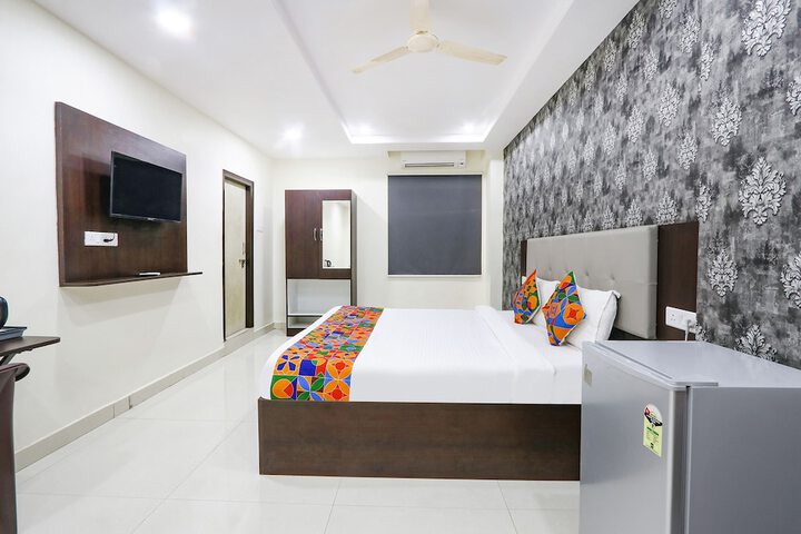 Room 27 of 39