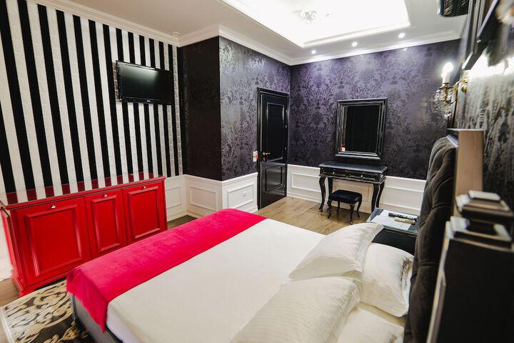 Room 63 of 148