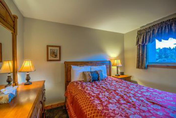 Room 33 of 168