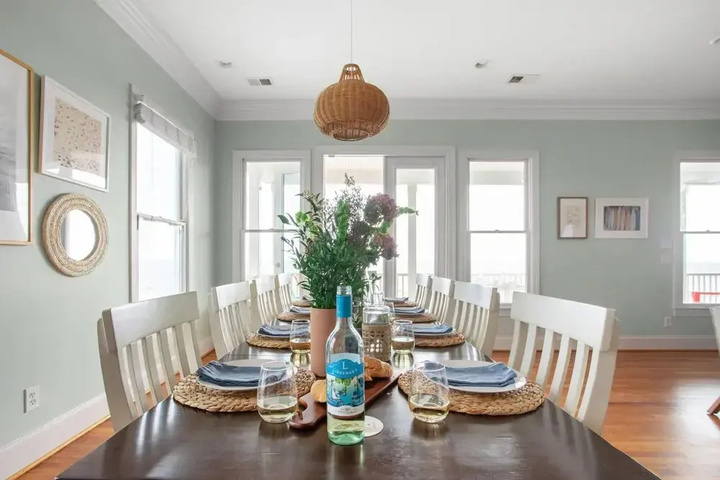 Dining 17 of 17