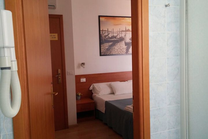 Room 119 of 170
