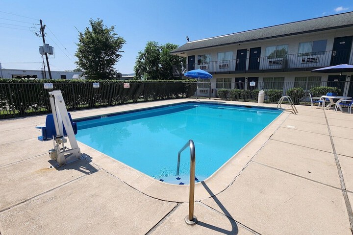 Pool 99 of 125