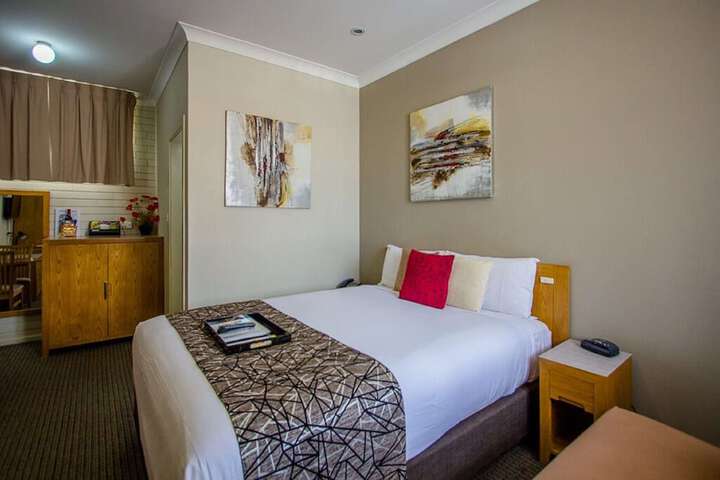 Room 10 of 63