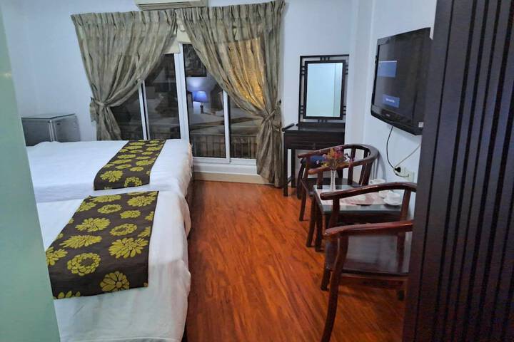 Room 12 of 21